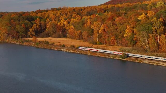 Hudson River Train Breakneck Medium Pan