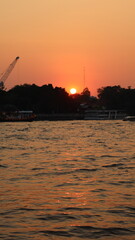 뜻밖의 발견, 동남아시아, 태국, 방콕, 배낭여행, 여행, 석양, 일몰, 일출, 나무, 강, 하루, 저녁, 발견, 따뜻함, 기쁨, 석양, h2o, sky, 태양, 바다, 강, 도시, 배, 경관, 포트, 실루엣, 스카이 라인, 물가, 배, 공업, 기중기, 저녁, 네이처, 일출, orange, 산업, 나이트, 상트페테르부르크, 선착장, 오늘밤