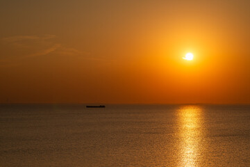 Obraz premium sunset over the lake