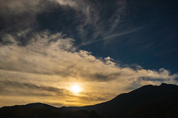 晩秋の夕日が沈む頃の乗鞍岳