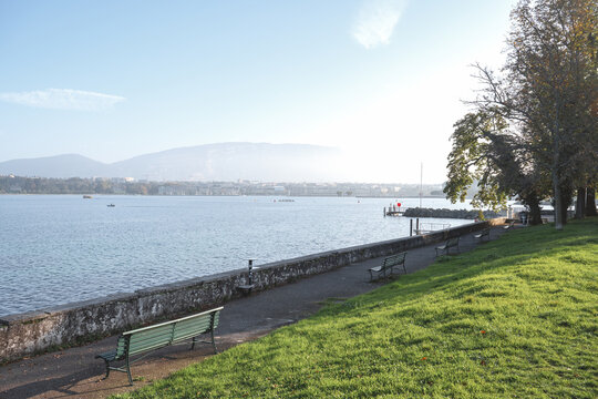 Gen&egrave;ve, Parc de La Perle du Lac, bord du lac