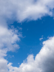 冬の青空と白い雲02