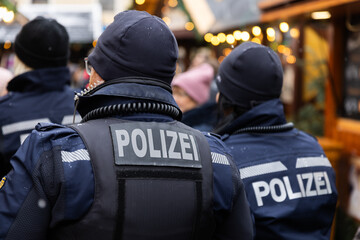 Polizei Streife Menschen Kontrolle Absicherung