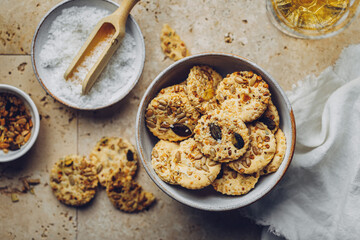 biscuits salés apéritifs aux graines de courge, sésame et graines de tournesol fait maison