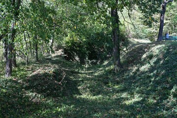 Mauerrest der Burgruine Grünberg, Österreich, 28.09.2023