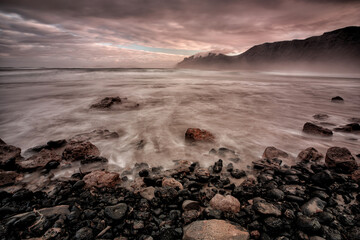 Obraz premium Sunrise on the beach of Famara, Lanzarote, canary islands