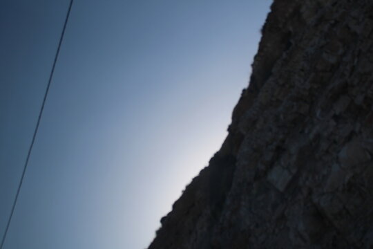montagne cache le soleil
