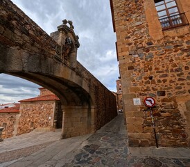 Estrella arch and medieval streets in Cáceres, Extremadura. Spain