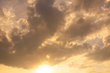 Obraz premium Dramatic clouds in the sky during sunset