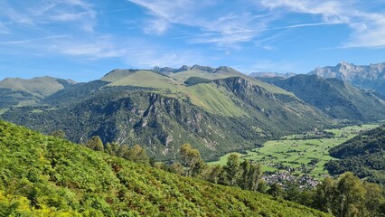 Naklejka premium Paysage des Pyrénées béarnaises dans la vallée d'Ossau