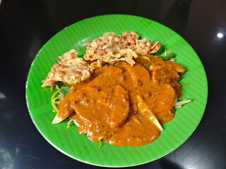 Vegetables with peanut sauce 