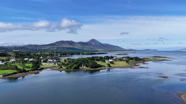 montagne Croagh Patrick en Irlande et Clew Bay pr&egrave;s de Westport