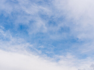冬の薄雲が広がる空13