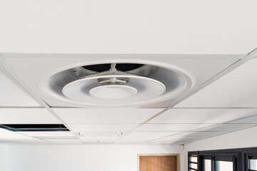 Ceiling mounted cassette type air conditioning system
