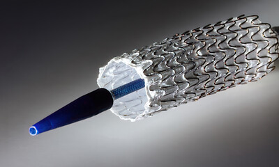 Freisetzung eines selbstexpandierbaren Stents, Metallgitter, Gefässstütze
