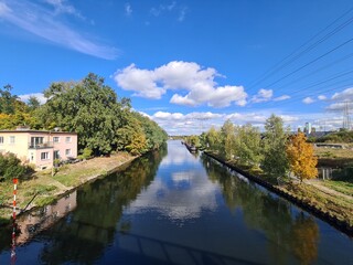 Fototapeta premium Blick auf die Spree (Fluss) in Berlin Treptow/Köpenick