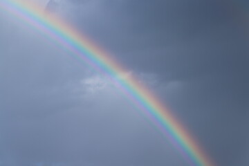 青空にかかる虹と雲 #レインボー #rainbow