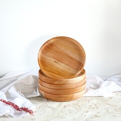 Handcrafted Round Wooden Plate - Natural Mahogany Design with natural finishing 