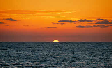 atardecer en el mar