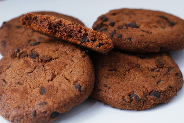 chocolate chip cookies broken
