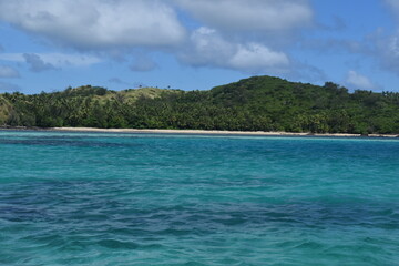 Fototapeta premium The turquoise Pacific Ocean around the paradise beaches and islands of Fiji