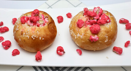 2 brioches aux pralines
