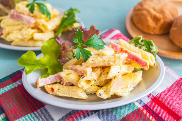 ショートパスタのサラダ