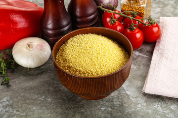 Raw dry wheat couscous grain