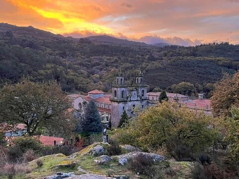 Panor&aacute;mica del Monasterio de Oseira, Galicia