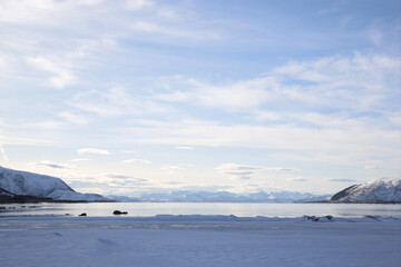 Fiordi tra le isole Vesteralen in inverno (febbraio). Strada 82. Norvegia del Nord © Renzo