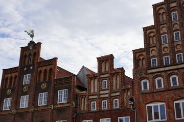 Altertümliche Hausfassaden