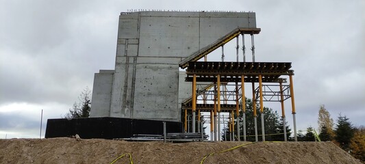 Na budowie nowego mostu. © WalDec