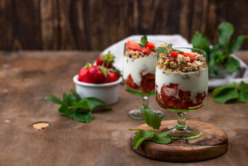 Dessert with strawberry, yogurt and granola