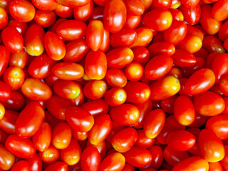 pattern of fresh tomatoes
