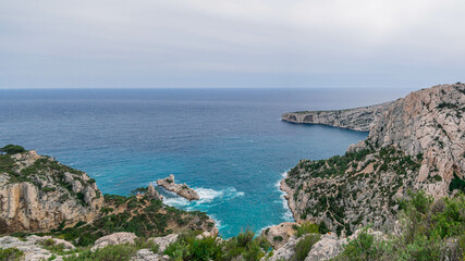 Fototapeta premium Turquoise seas and rugged cliffs unspoiled beauty of Marseille's Calanques