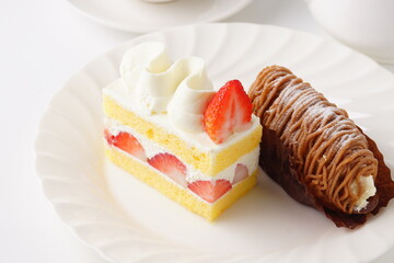 イチゴケーキとモンブランケーキ