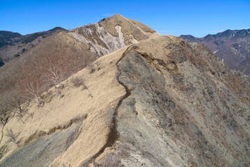 日光市足尾町、中倉山から沢入山へ続く山稜
