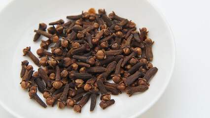 クローブ(チョウジ・丁字)