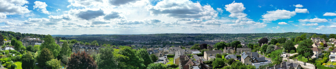 Obraz premium High Angle Panoramic View of Historical Bath City of England United Kingdom During Partially Cloudy Day of May 27th, 2024, Aerial Footage Was Captured with Drone's Camera During Bright Sunny Day 