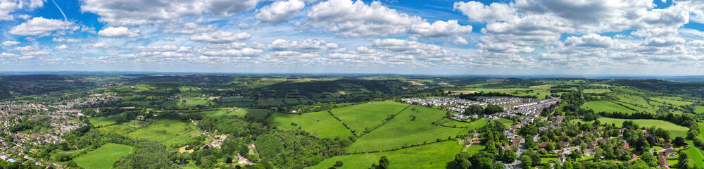 Obraz premium High Angle Panoramic View of Historical Bath City of England United Kingdom During Partially Cloudy Day of May 27th, 2024, Aerial Footage Was Captured with Drone's Camera During Bright Sunny Day 
