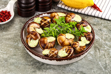 Fresnch escargort with basil butter