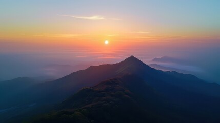 Obraz premium Sunrise over Majestic Mountains: A Breathtaking Landscape Panorama