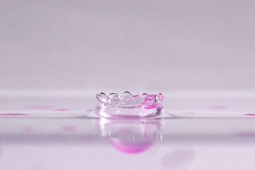 farbe tropfen wasser pink