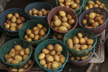 potato on basket