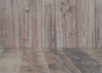 Leerer Raum mit Holzverkleidung