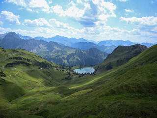 Bergsee in den Alpen