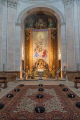 intérieur de l'église Santa maria de Cadaquès en Espagne 
