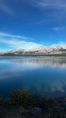 Naklejka premium lake and mountains