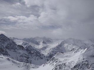 Obraz premium Snowy landscape at the mountains