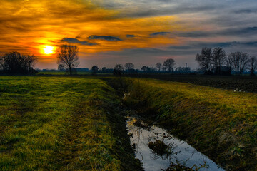 Tramonto in camapagna, Lobbi. Alessandria, Piemonte, Italia
